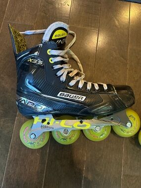 Bauer Vapor roller hockey skates
Great skates. Great wheels
Normal wear
